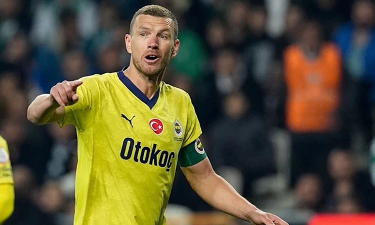 Edin Dzeko Kulübeye Çekiliyor! En-Nesyri Fenerbahçe’nin Yeni Birinci Forveti Oldu