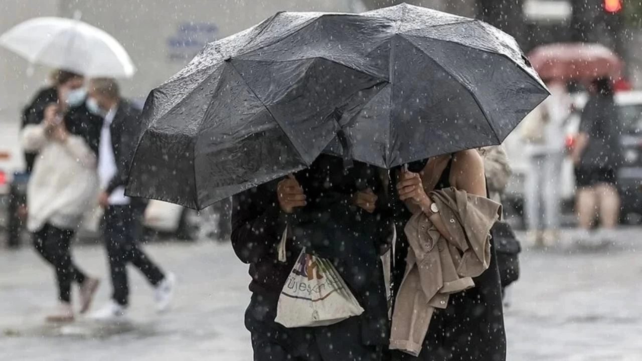 Günlerce Sürecek! Hava Durumu Uyarısı: İstanbul’da Hafta Sonu Planı Yapanlar Dikkat!