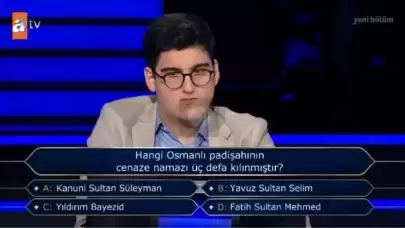 Hangi Osmanlı Padişahının Cenaze Namazı Üç Defa Kılınmıştır?