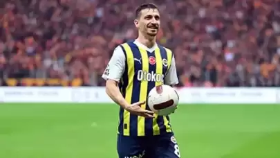 Fenerbahçeli Mert Hakan Yandaş'tan Trabzonspor'a Gönderme! Taraftarları Coşturdu, Rakipleri Kızdırdı